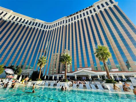 THE VENETIAN RESORT .